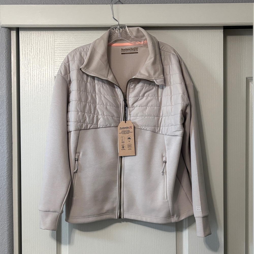 Avalanche Women's Light Gray Puffer Jacket
